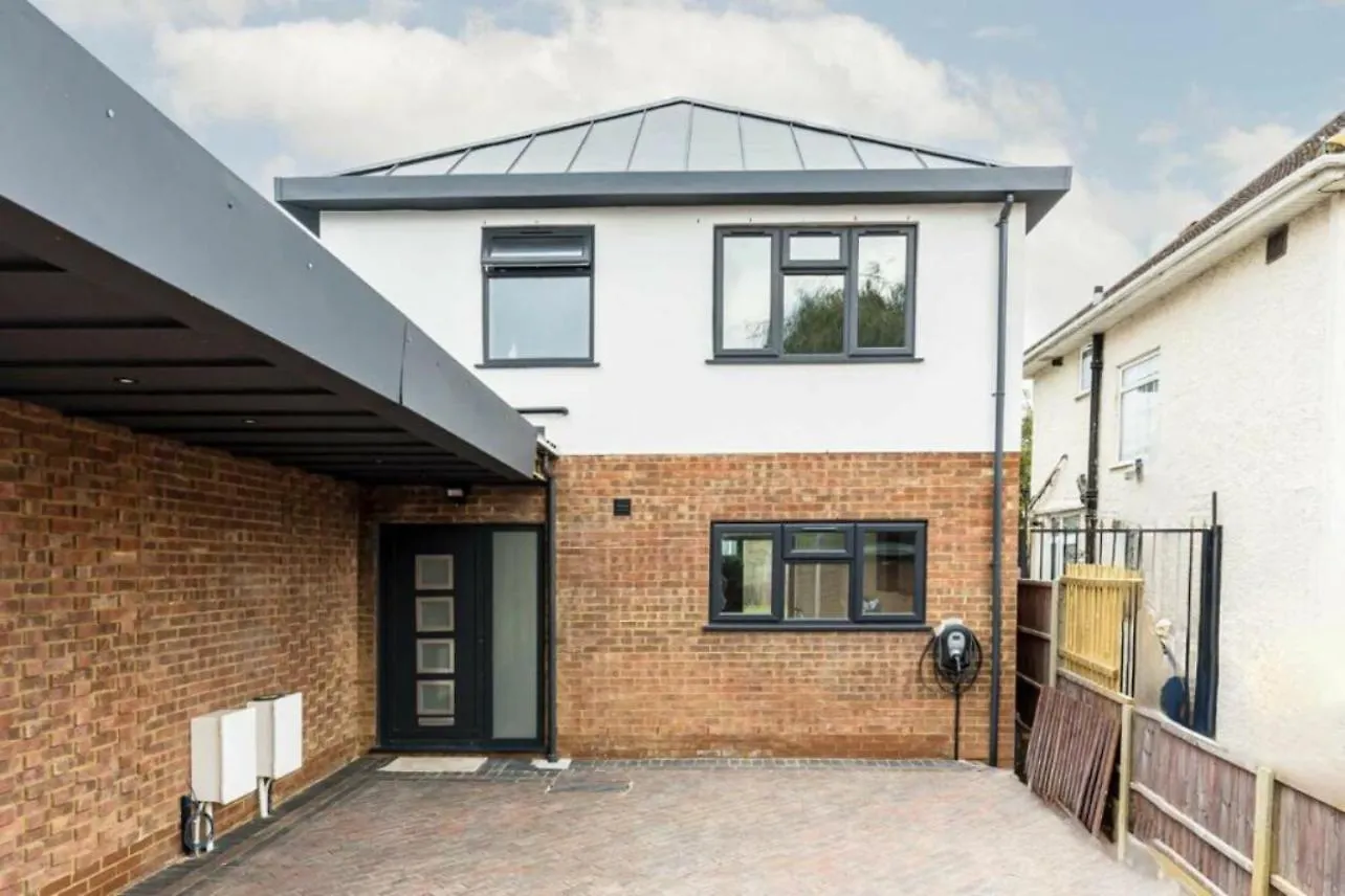 Semesterbostad Stylish Sparkling Brand New 3 Bed House Hounslow